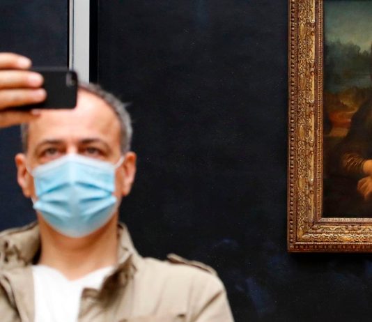 exibart.artworld: il giro del mondo dell’arte in sei notizie Questa settimana ha riaperto il Louvre. Non potevano mancare tra le notizie del mondo dell'arte le regole per visitare la Gioconda di Leonardo e gli altri capolavori (fot. Washington Post).