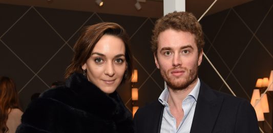 Ancora guai per Inigo Philbrick: il mercante d’arte sotto accusa rimane in carcere