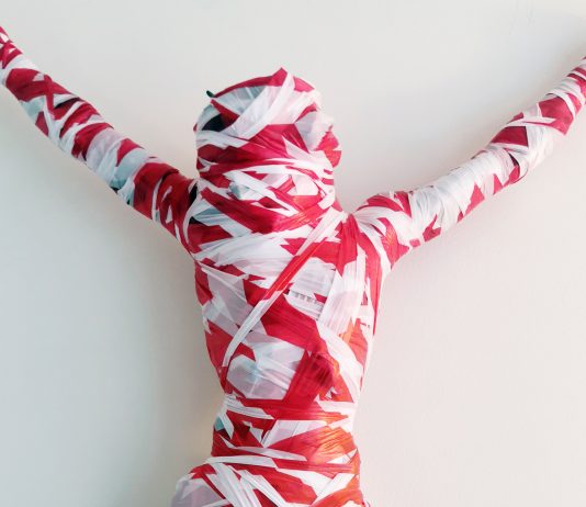 Il Circuito del Contemporaneo torna in Puglia. Parla Giusy Caroppo Kendell Geers, T.W.(INRI) 816, 1994, Chevron tape on lost object, 95x69x16cm (detail)