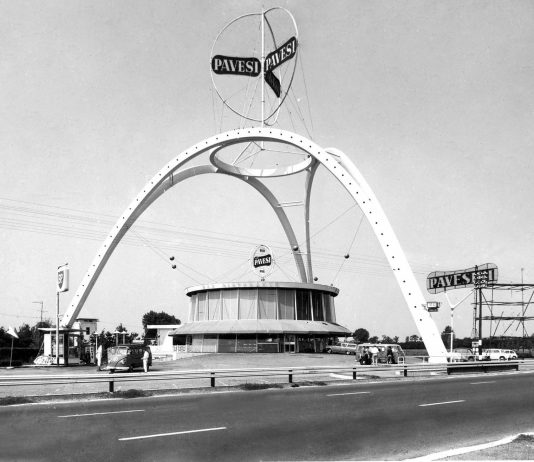 Demolito lo storico Autogrill Villoresi Ovest, simbolo di un’Italia che non c’è più Milano, Autogrill Villoresi Ovest, Lainate, A8, 1958