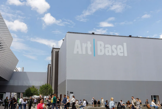 La famiglia Murdoch vuole investire su Art Basel: confermato l’interesse
