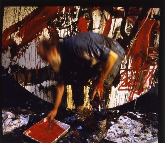 A Venezia aprirà un nuovo museo dedicato alla vita e all’arte di Emilio Vedova Emilio Vedova al lavoro