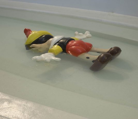 ONE, l’asta del secolo e dei record di Christie’s. Ecco i risultati Daddy Daddy, di Maurizio Cattelan