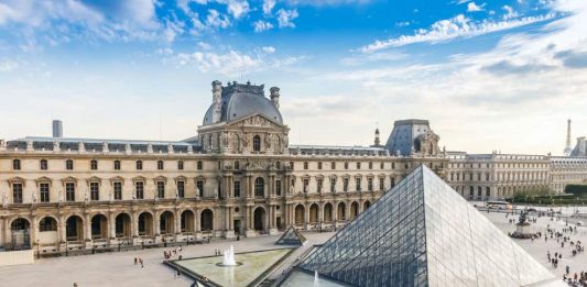 Una Gioconda solitaria, per la riapertura del Louvre dopo il lockdown