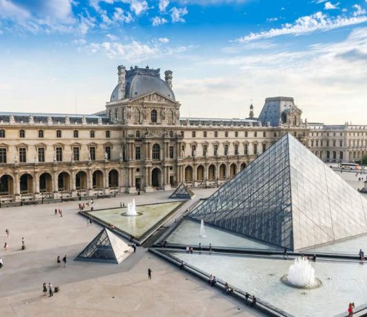 Una Gioconda solitaria, per la riapertura del Louvre dopo il lockdown