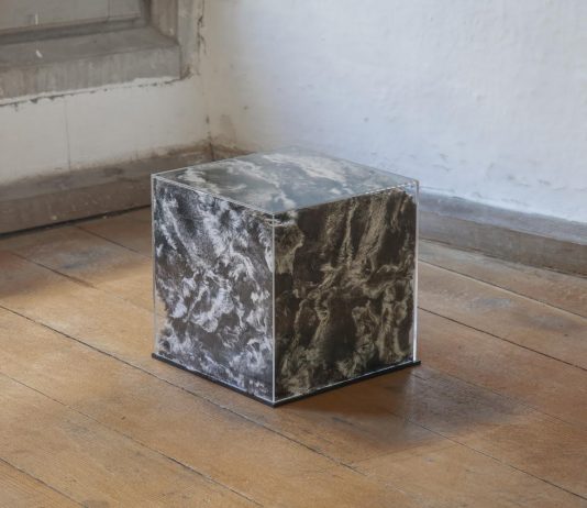 “Ah”: doppia intervista per una mostra oltre confine durante il lockdown Installation view foto: Muriel Hediger