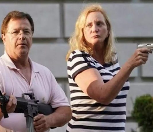 La coppia armata di St. Louis ha una passione per l’arte rinascimentale