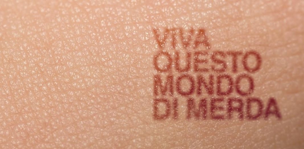 Serena Fineschi – Viva questo mondo di merda (2020)https://www.exibart.com/repository/media/2020/07/merda-1068x525.jpg