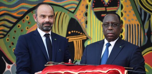 La Francia vuole restituire i reperti trafugati durante il colonialismo