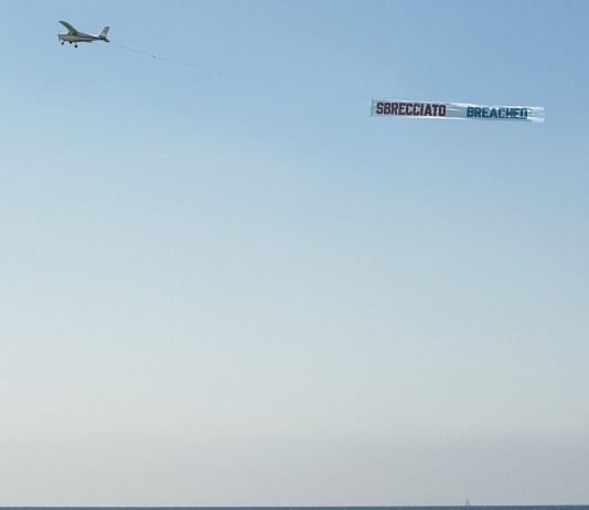 Weiner e MACRO: la mostra nel cielo del litorale, ogni mattina