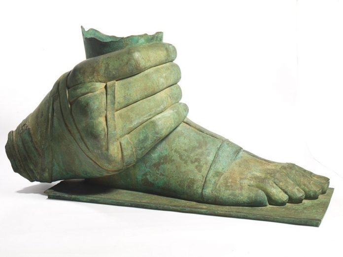 Igor Mitoraj, Piede con mano