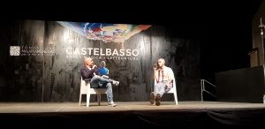 Jonathan Bazzi a Castelbasso con il direttore del FLA Vincenzo D'Acquino