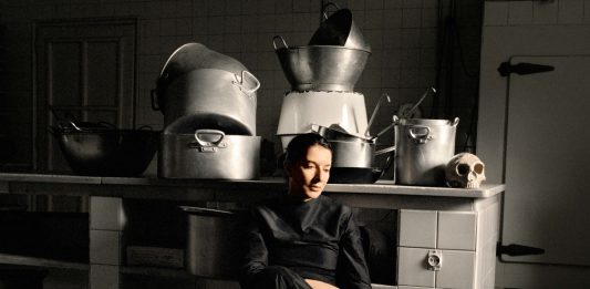 Marina Abramovic a Napoli? Arriva la smentita ufficiale dell’artista