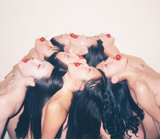 Corpo, fotografia e performance: Ren Hang Ren Hang, Untitled, 2012 Courtesy Stieglitz19 and Ren Hang Estate
