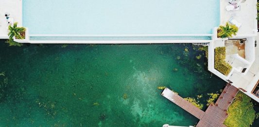 Anthenea: la futuristica casa galleggiante e trasportabile, ispirata a 007