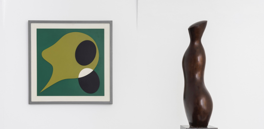 L’opera di Arp sequestrata a Locarno: solo un grandissimo equivoco? A sinistra, l'opera "Configuration Mam" esposta a Locarno | Museo Casorella