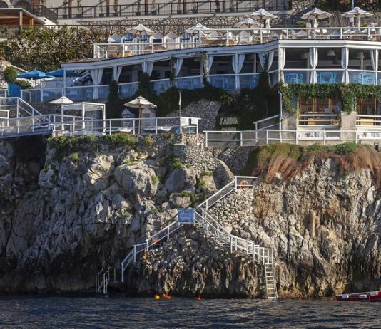 Dior inaugura un pop-up store nella suggestiva cornice di Capri Dior