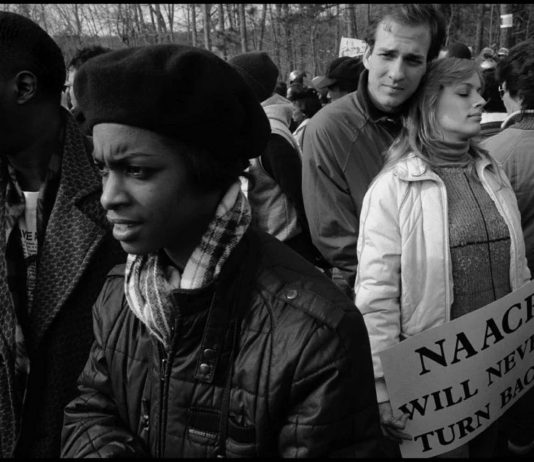 Solidarity: la Magnum Square Print Sale 2020 e Vogue a sostegno della NAACP Anti-racism march, Forsyth County, Georgia, USA, 1987 © Eli Reed / Magnum Photos