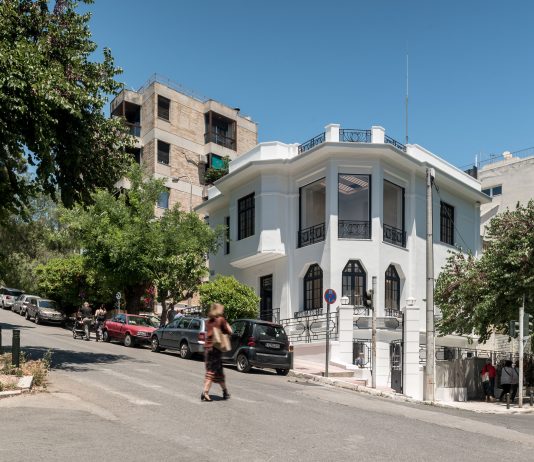 Larry Gagosian apre una nuova sede ad Atene. Aspettando Los Angeles