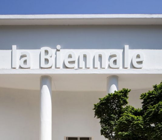 Biennale Arte, Leoni d’Oro Speciali 2020 a Calvesi, Celant, Enwezor e Gregotti