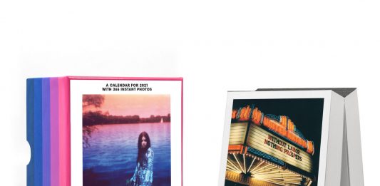 Sfogliando il 2021 foto dopo foto, con il nuovo Photodarium (anche in versione erotica)