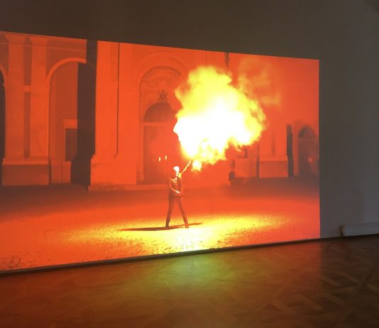 Mito del diluvio e purificazione: intervista a Stefano Cagol Stefano Cagol, Signal to the Future, 2020, HD video, 2,42 min. Water Light Festival, Brixen. Riprese di Brandnamic