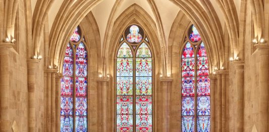 Le vetrate istoriate di Gerhard Richter per il monastero più antico della Germania
