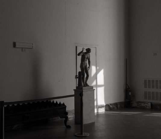 exibart.artworld: il giro del mondo dell’arte in sei notizie Tra le notizie dal mondo dell'arte di questa settimana, l'articolo e le foto di Teju Cole che rileggono l'Italia e Caravaggio in chiave contemporanea (Courtesy: New York Times)