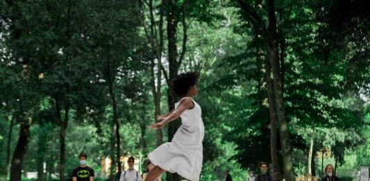 Il corpo è un liquido: Anne Teresa de Keersmaeker a Fabbrica Europa