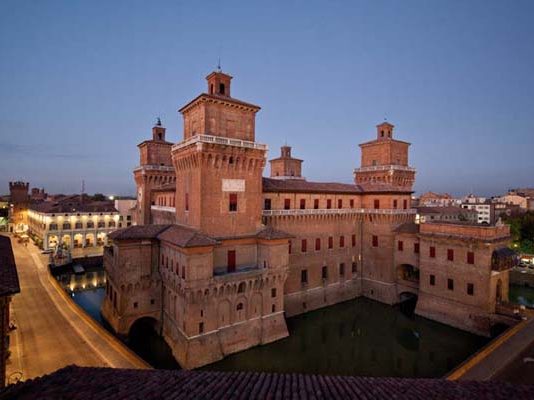 Il nuovo programma di Ferrara Città della Cultura, tra arte, musica e teatro Ferrara, il Castello Estense