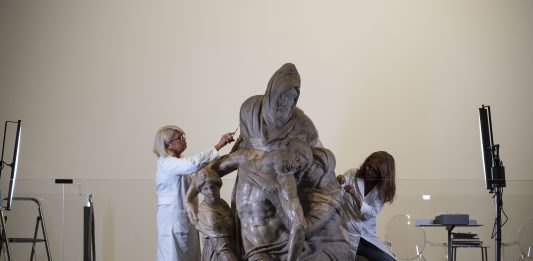 Riprende il restauro della Pietà di Michelangelo. E il cantiere è aperto ai visitatori