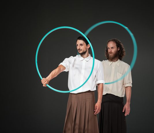 I dialoghi di Gender Bender, tra hula hop e alchimie Dialogo Terzo In a Landscape di Alessandro Sciarroni, CollettivO CineticO, Foto Elisa D'Errico