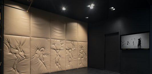 Artisti, aziende e product design: si svela il progetto di Andrea Castrignano Art & Design, il progetto di Andrea Castrignano. Nella foto l'opera di Loredana Longo