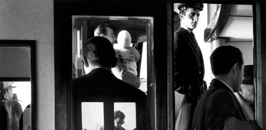 Gianni Berengo Gardin al Castello Aragonese di Otranto Venezia, 1960 © Gianni Berengo Gardin/Courtesy Fondazione Forma per la Fotografia