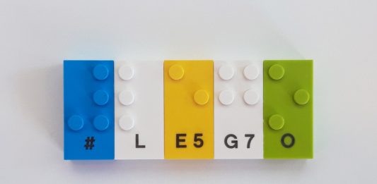 Lego presenta Braille Bricks, i mattoncini per bambini con disabilità visive