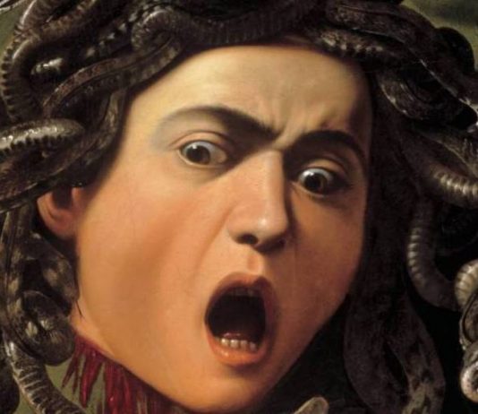 L’esportazione di un bene culturale: il caso della Medusa di Caravaggio (II PARTE) Dettaglio dello Scudo con Testa di Medusa custodito agli Uffizi