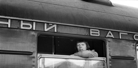 David Bowie negli scatti inediti di Geoff MacCormack David Bowie: The Trans Siberian Images courtesy of the artist, © Geoff MacCormack