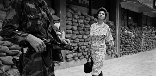 Extraordinary Women. Alla Side Gallery di Newcastle gli scatti di Tom Stoddart Bosnia, 1995