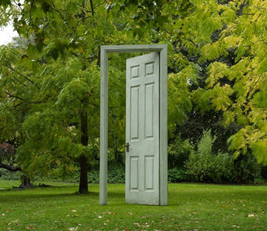 Frieze Viewing Room: un’anteprima dell’edizione 2020 Gavin Turk, L’Âge d’Or (Green & Red) (2019). Maruani Mercier, Frieze Sculpture 2020. Photo by Stephen White. Courtesy of Stephen White/Frieze