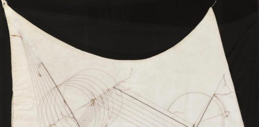 Pandolfini: anche Maria Lai all’asta di arte moderna e contemporanea Maria Lai, il copricapo dalla performance "Col Ciel la Terra" (1986). Pandolfini