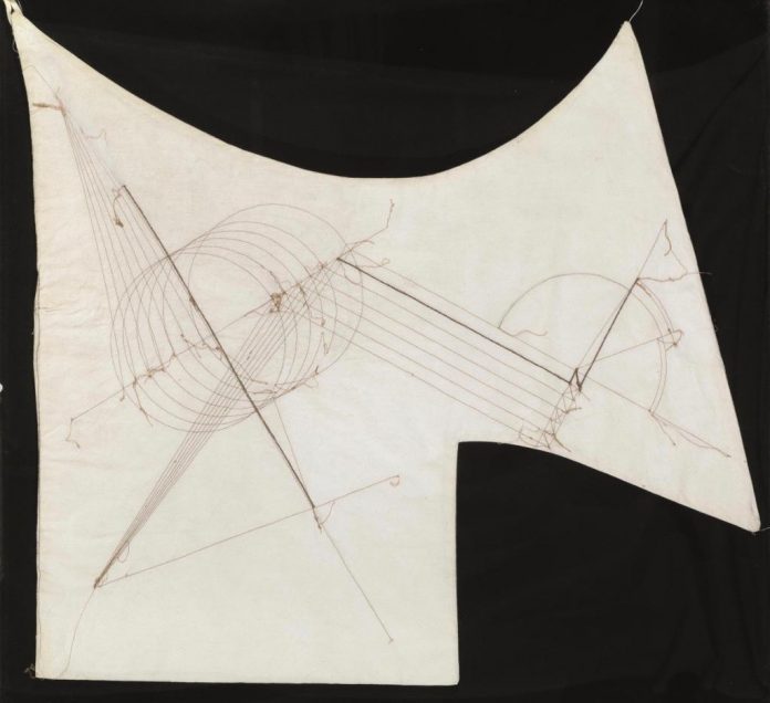 Maria Lai, il copricapo dalla performance 