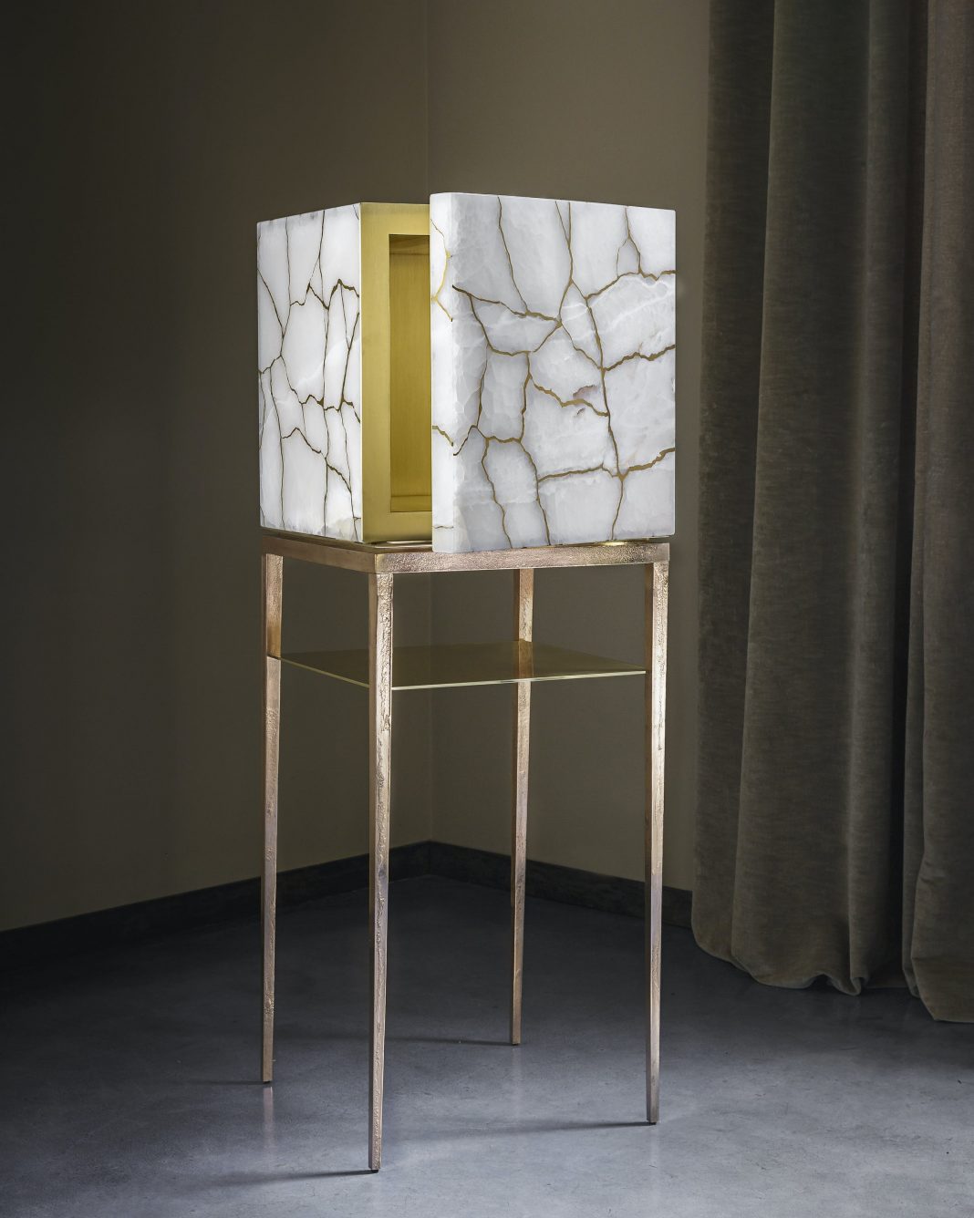 Mirabilia. Una Wunderkammer per scoprire i mestieri d’arte milanesihttps://www.exibart.com/repository/media/2020/10/8efec77d-a611-47e4-a4fb-8193e15fb1a1_MetaphysicalCube5-1068x1336.jpg