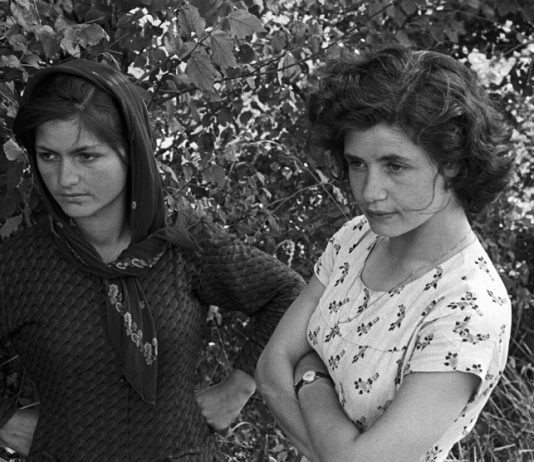 Frank Cancian. Un paese del Mezzogiorno italiano. Lacedonia 1957 Frank Cancian. Un paese del Mezzogiorno italiano. Lacedonia 1957