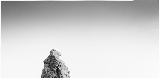 La luce ancestrale della natura, nelle fotografie di Francesco Bosso a Villa Pignatelli Francesco Bosso, Morning Calm, 2018 Portugal. Courtesy Photo & Contemporary