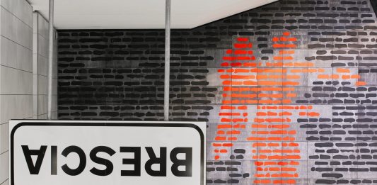 Una Vittoria Alata e Incancellabile: l’opera di Emilio Isgrò per Brescia Emilio Isgrò, Incancellabile Vittoria, 2020, Stazione FS della metropolitana di Brescia. photo: Alessandra Chemollo