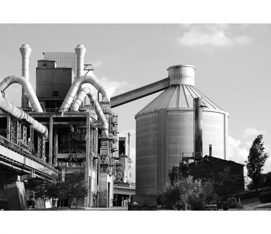 A Guidonia il cementificio si trasforma in spazio per l’arte. Con Alfredo Pirri