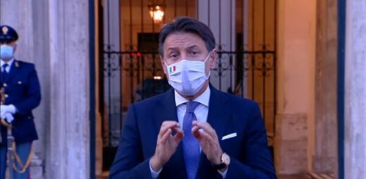 E ci risiamo: teatri, cinema, fiere e anche palestre richiusi