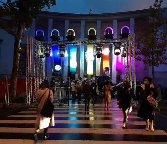 Prendere parte all’esperienza: tour in anteprima alla Nuit Blanche di Parigi Nuit Blanche al Palais de Tokyo