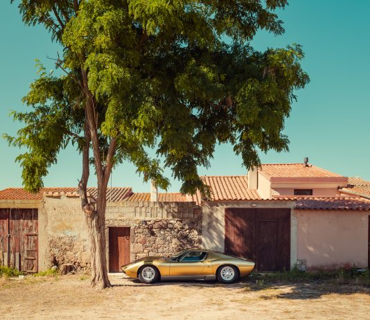 ‘With Italy, For Italy’: 20 fotografi per 20 regioni, con Lamborghini