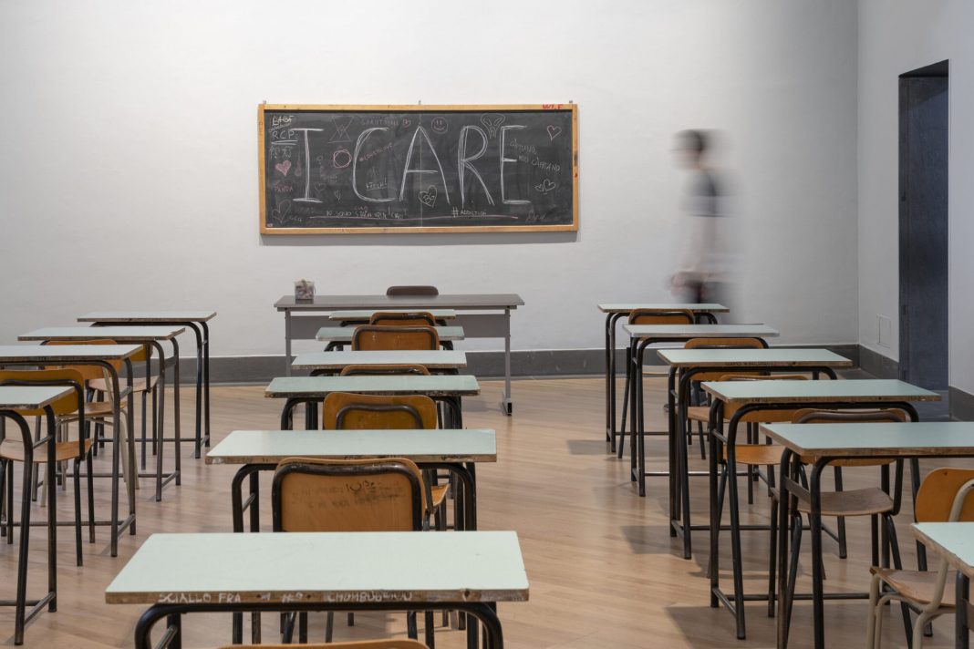 Aula Magna. Arte, cittadinanza e costituzionehttps://www.exibart.com/repository/media/2020/11/Ti_Bergamo_Ph_Lorenzo_Palmieri_063-scaled-e1605693961699-1-1068x712.jpg